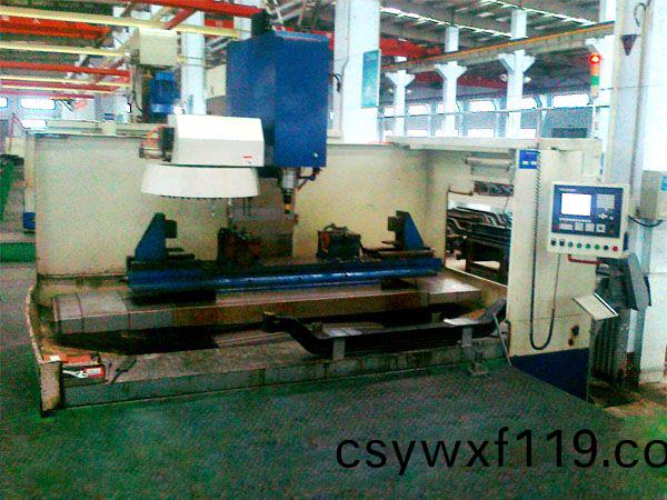 前(qian)軸十孔(kong)加工(gong)專(zhuan)用(yong)立式(shi)加工(gong)